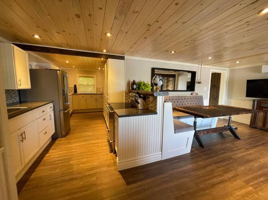 Bespoke Lake Cottage New Minas Exterior foto