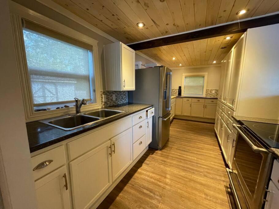 Bespoke Lake Cottage New Minas Exterior foto